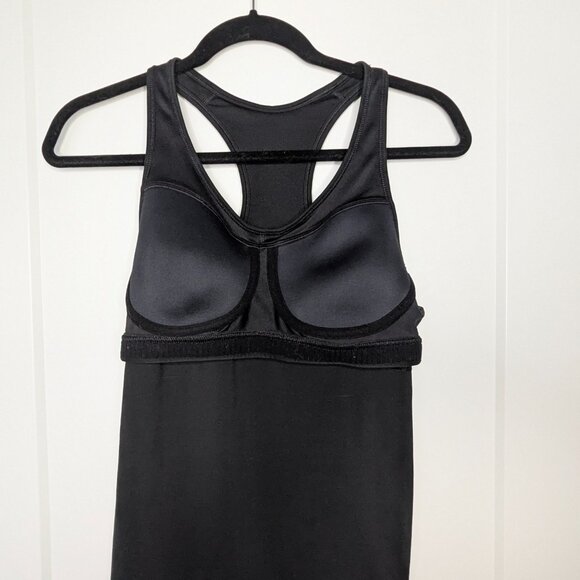 ✨ Nike Dri-Fit Black Sports Tank w/ Built-In Bra (Size M) 🖤 - Picture 5 of 8